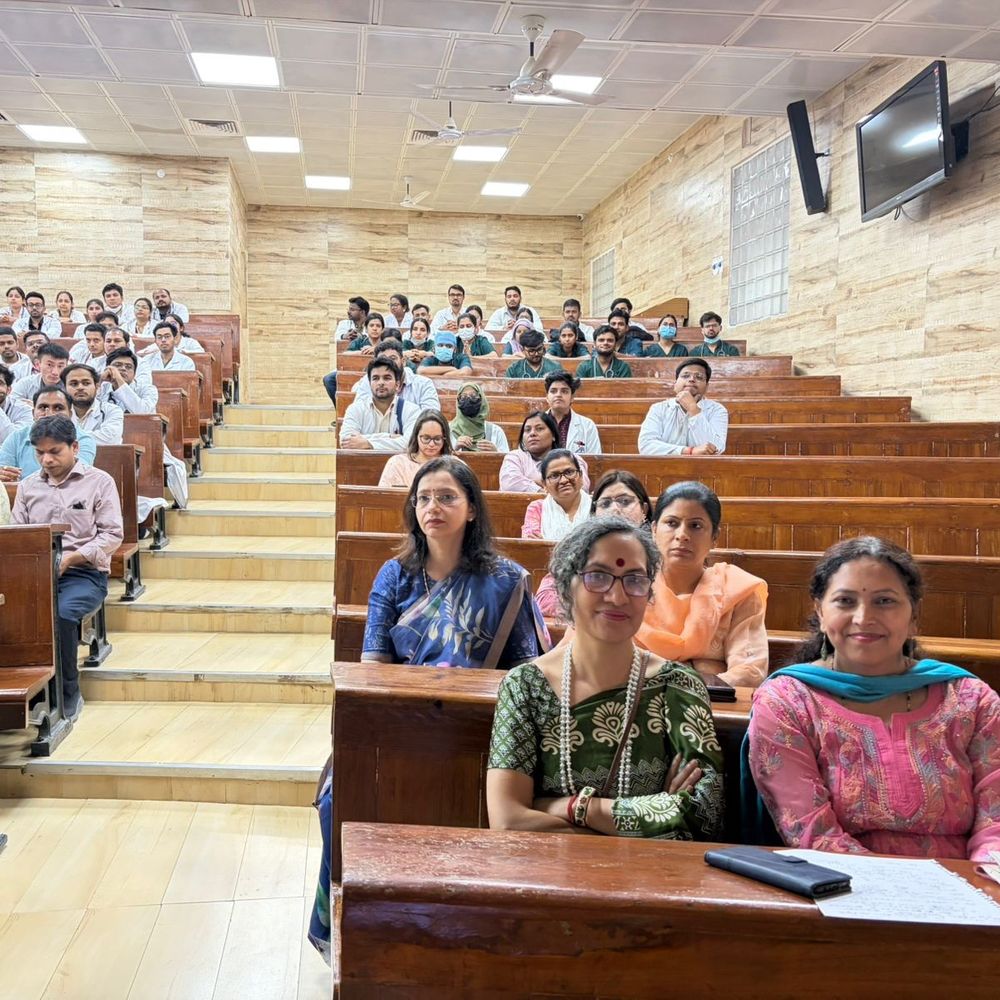 GSVM में 172 जूनियर रेजिडेंट्स का ओरिएंटेशन:प्राचार्य डॉ. संजय काला बोले-मरीजों से संवेदनशीलता ही डॉक्टर की असली डिग्री