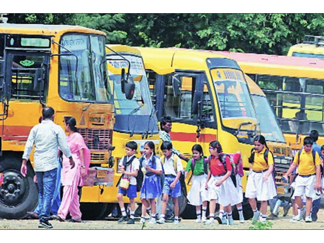 
                 राजधानी में स्कूल वैन बन रहीं खतरा:530 अनफिट, 168 बिना परमिट स्कूली वाहन, परिवहन विभाग की कार्रवाई सुस्त -हर दिन दो चालान भी नहीं 
            