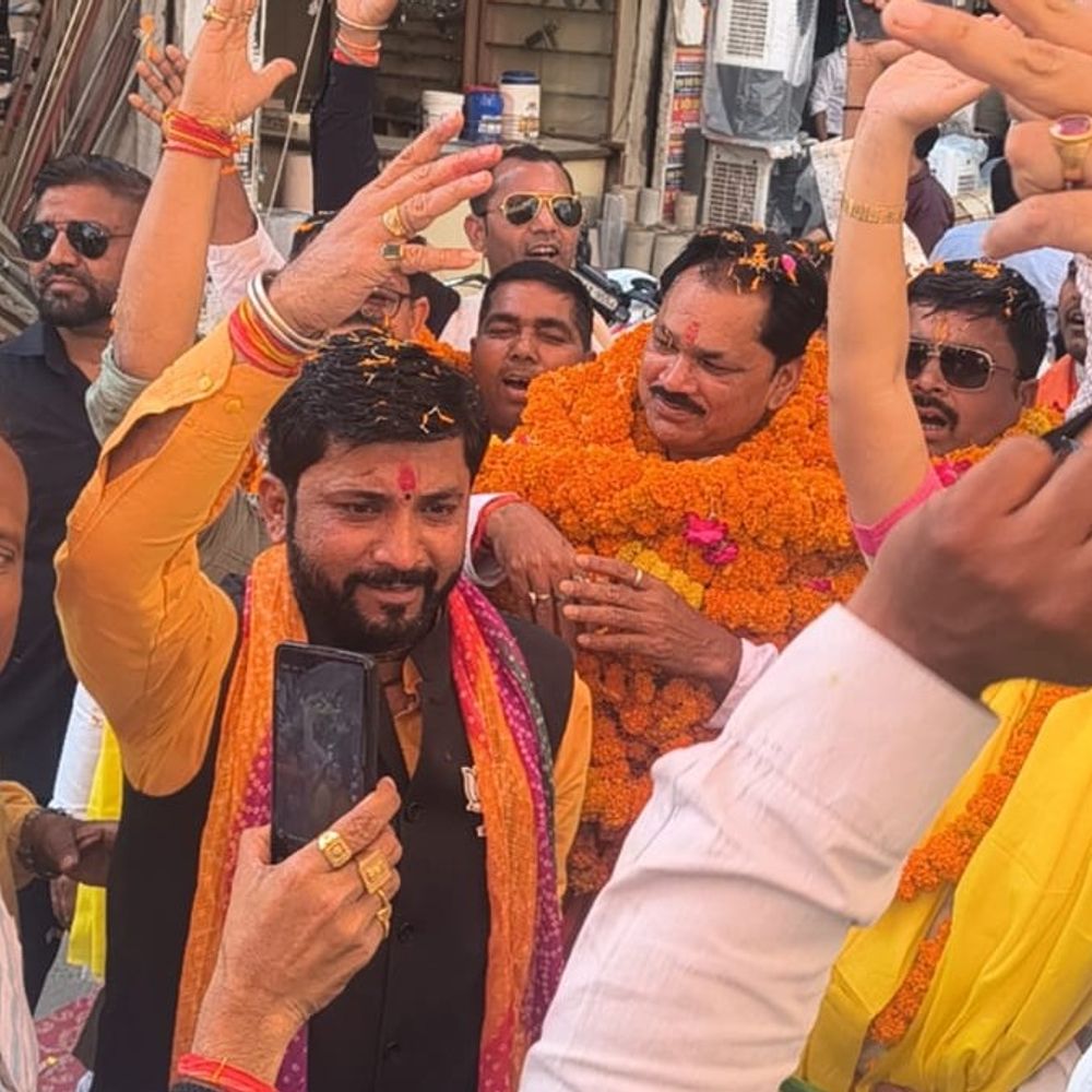 भाजपा स्थापना दिवस पर पीलीभीत में रोड शो:जिला अध्यक्ष गोकुल प्रसाद मौर्य के नेतृत्व में शक्ति प्रदर्शन, रैली निकली