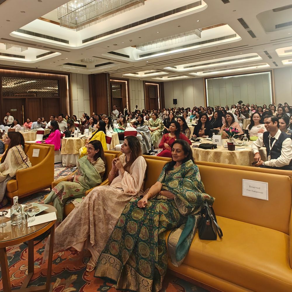 
                 सिमरन साहनी फिक्की फ्लो लखनऊ की नई चेयरपर्सन:किरण बेदी की मौजूदगी में 'चेंज ऑफ गार्ड' समारोह 
            