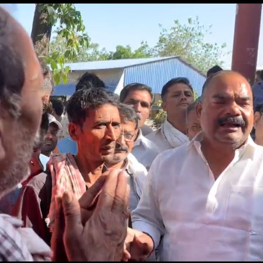 देवरिया में सड़क निर्माण विवाद में पूर्व बार-अध्यक्ष की मौत:ग्राम प्रधान समेत 13 पर हत्या का मुकदमा दर्ज, एसडीएम के सामने विवाद