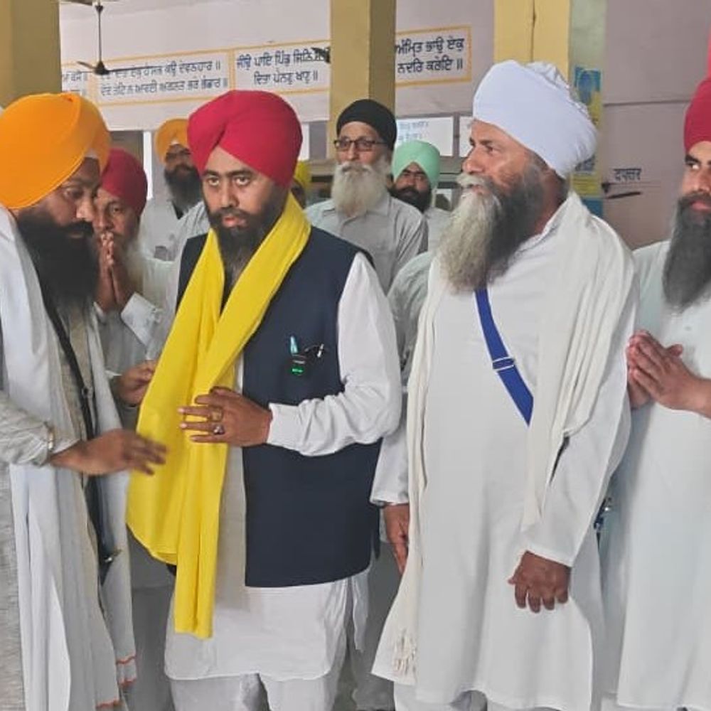 
                 सिख समाज की 'न्याय यात्रा' पीलीभीत से शुरू:राष्ट्रपति को संबोधित 10 सूत्रीय ज्ञापन जिलाधिकारी को सौंपा 
            