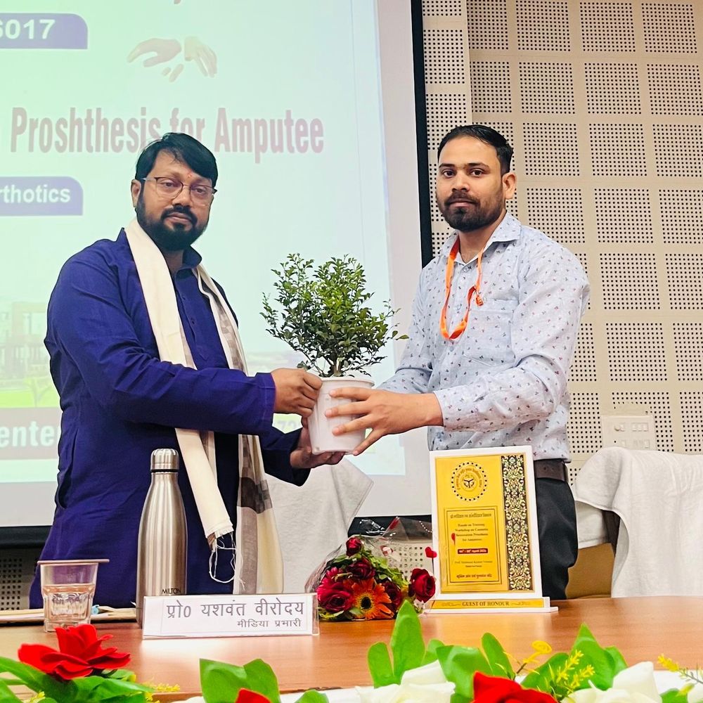 डॉ. शकुन्तला मिश्रा विश्वविद्यालय में कृत्रिम अंग कार्यशाला शुरू:प्राकृतिक दिखने वाले प्रोस्थेसिस बनाने का 5 दिवसीय प्रशिक्षण