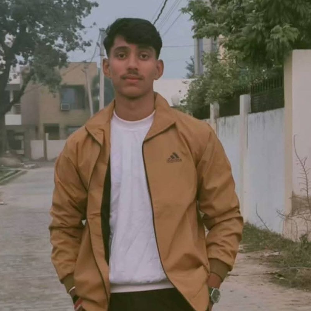 अमेठी में सड़क हादसे में दो युवकों की मौत:बाइक अनियंत्रित होकर पुलिया से टकराई, पुलिस ने शव पोस्टमार्टम को भेजे