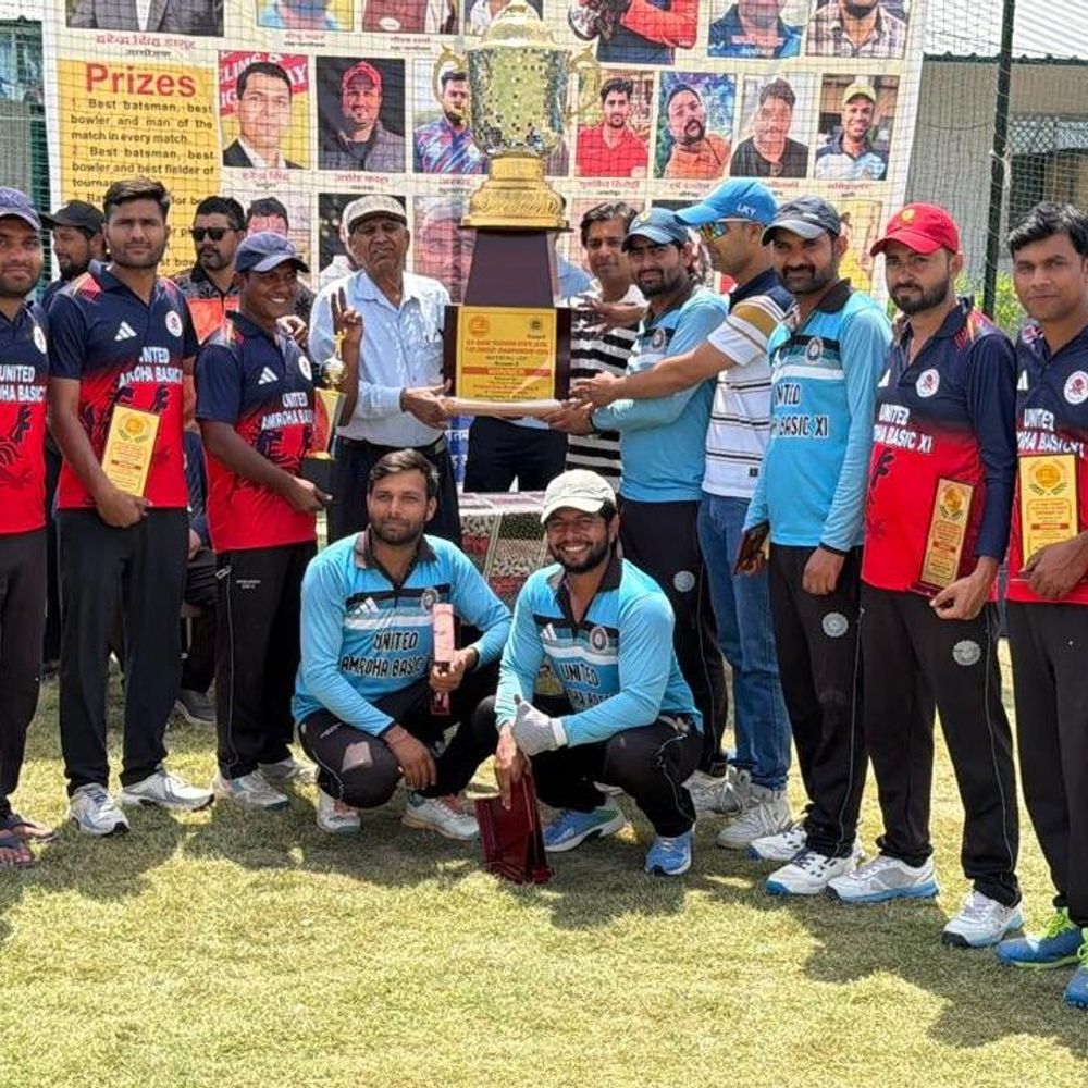 
                 अमरोहा ने जीता ‘मथुरा कप 2026’:फाइनल में आगरा को 9 विकेट से हराया, अंकित-पुष्कर की शानदार पारी 
            