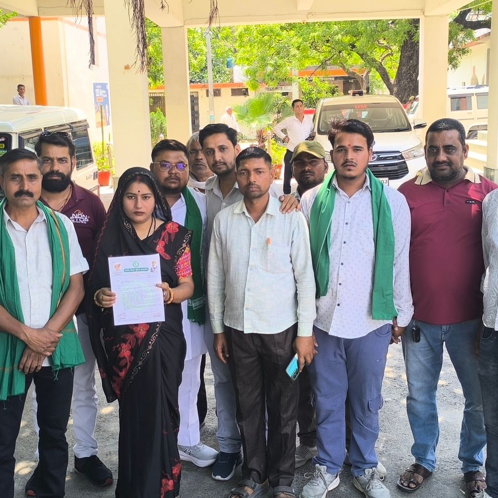 
                 मैनपुरी में प्राइवेट स्कूलों की मनमानी फीस पर प्रदर्शन:किसान यूनियन लोक शक्ति ने जिलाधिकारी को सौंपा ज्ञापन 
            