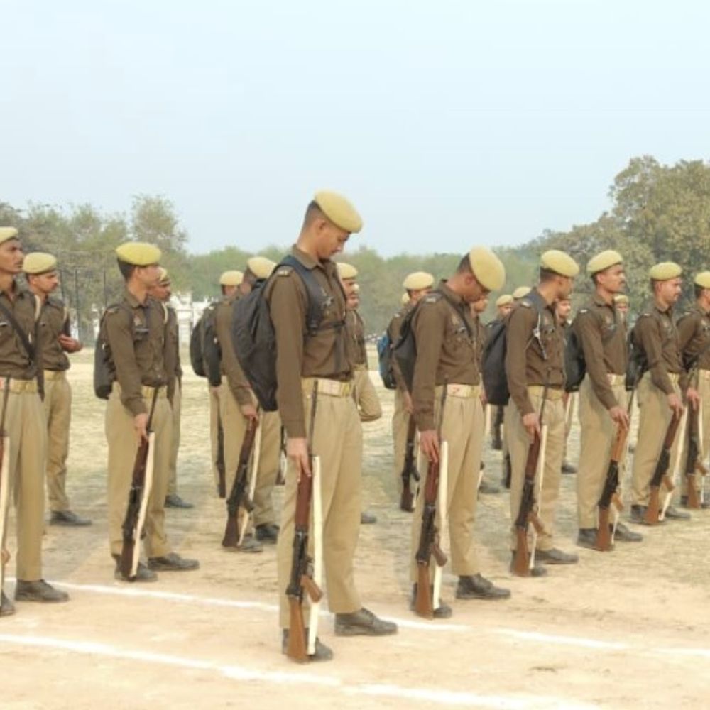 संतकबीरनगर में 28 उपनिरीक्षक समेत 106 पुलिसकर्मियों का तबादला:थाने में कई वर्षों से जमे कांस्टेबल को भी एसपी ने हटाया