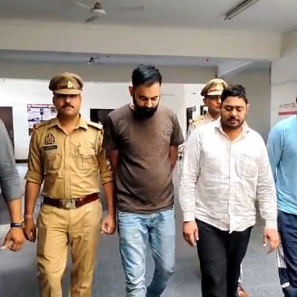 फिरोजाबाद में IPTV पायरेसी गैंग के 3 सदस्य गिरफ्तार:900 यूजर्स को बेच रहे थे अवैध सब्सक्रिप्शन, 20 लाख रुपये फ्रीज; नेटवर्क पंजाब-राजस्थान तक