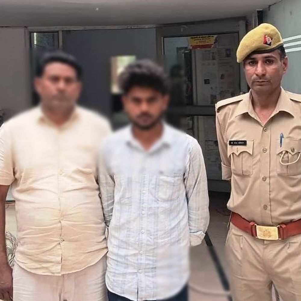 
                 मुरादाबाद में युवक को गोली मारने वाले बाप-बेटे गिरफ्तार:पुलिस ने 24 घंटे में पकड़ा, वारदात में इस्तेमाल तमंचा बरामद 
            