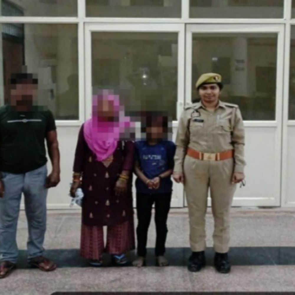 
                 अलीगढ़ में 10 साल की लापता बच्ची मिली:पुलिस ने परिजन को सौंपा, फोटो से हुई पहचान 
            