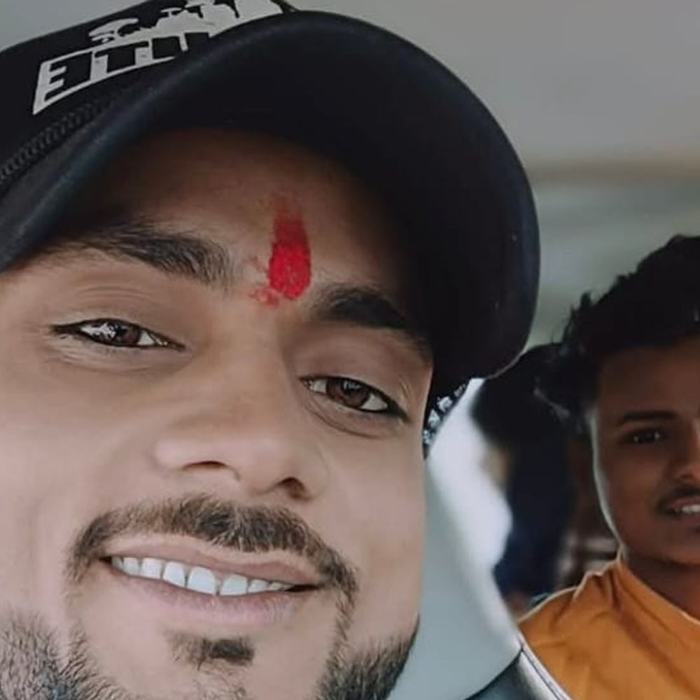 
                 बरेली में अज्ञात वाहन से टक्कर, फैक्ट्री कर्मी की मौत:लंच पर जाते समय हुआ हादसा, परिवार में मचा कोहराम 
            