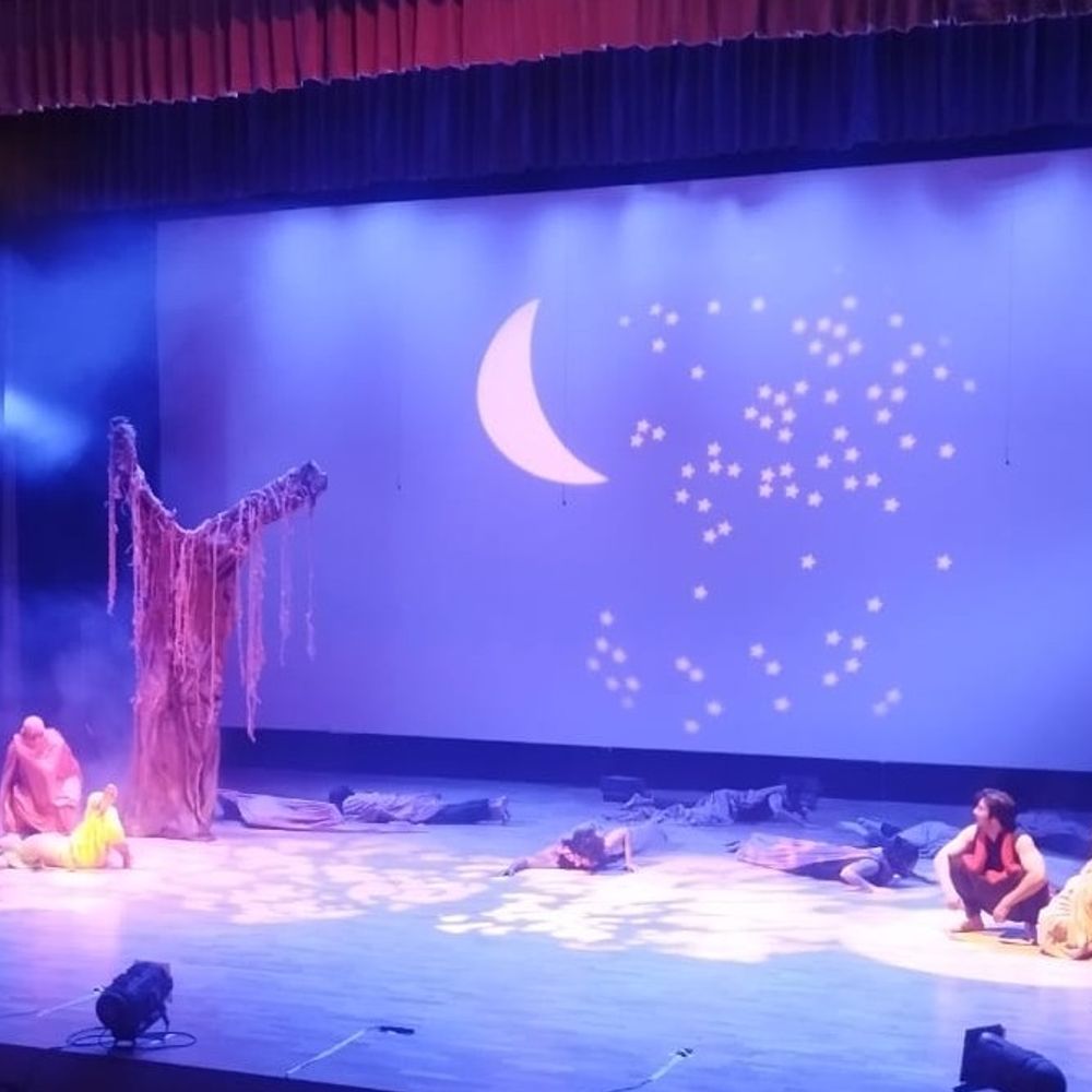 भारतेन्दु नाट्य समारोह में 'पूर्णावतार' का मंचन:राज बिसारिया प्रेक्षागृह में दर्शकों ने सराहा, दिल्ली के क्षितिज ग्रुप की प्रस्तुति