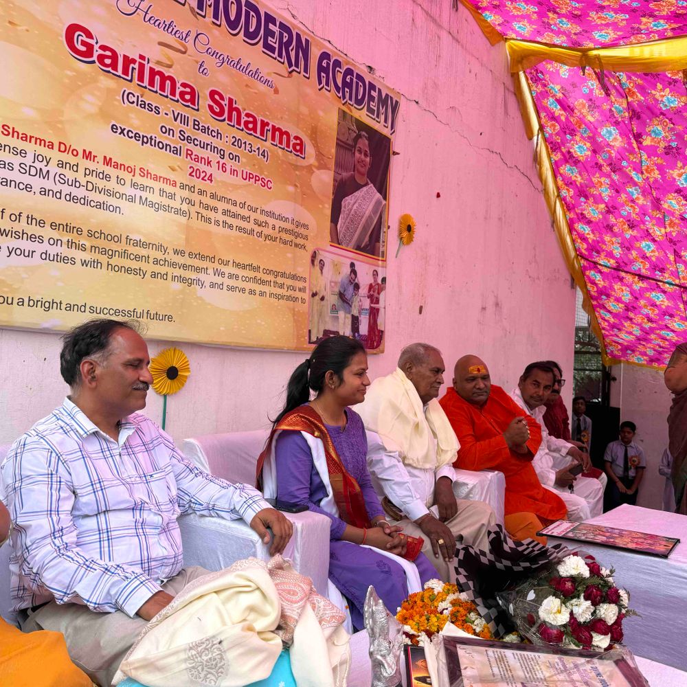 पीसीएस गरिमा शर्मा ने प्रदेश में 16वीं रैंक हासिल की:डिवाइन मॉडल स्कूल में सम्मानित, छात्रों को दिया प्रेरणा संदेश