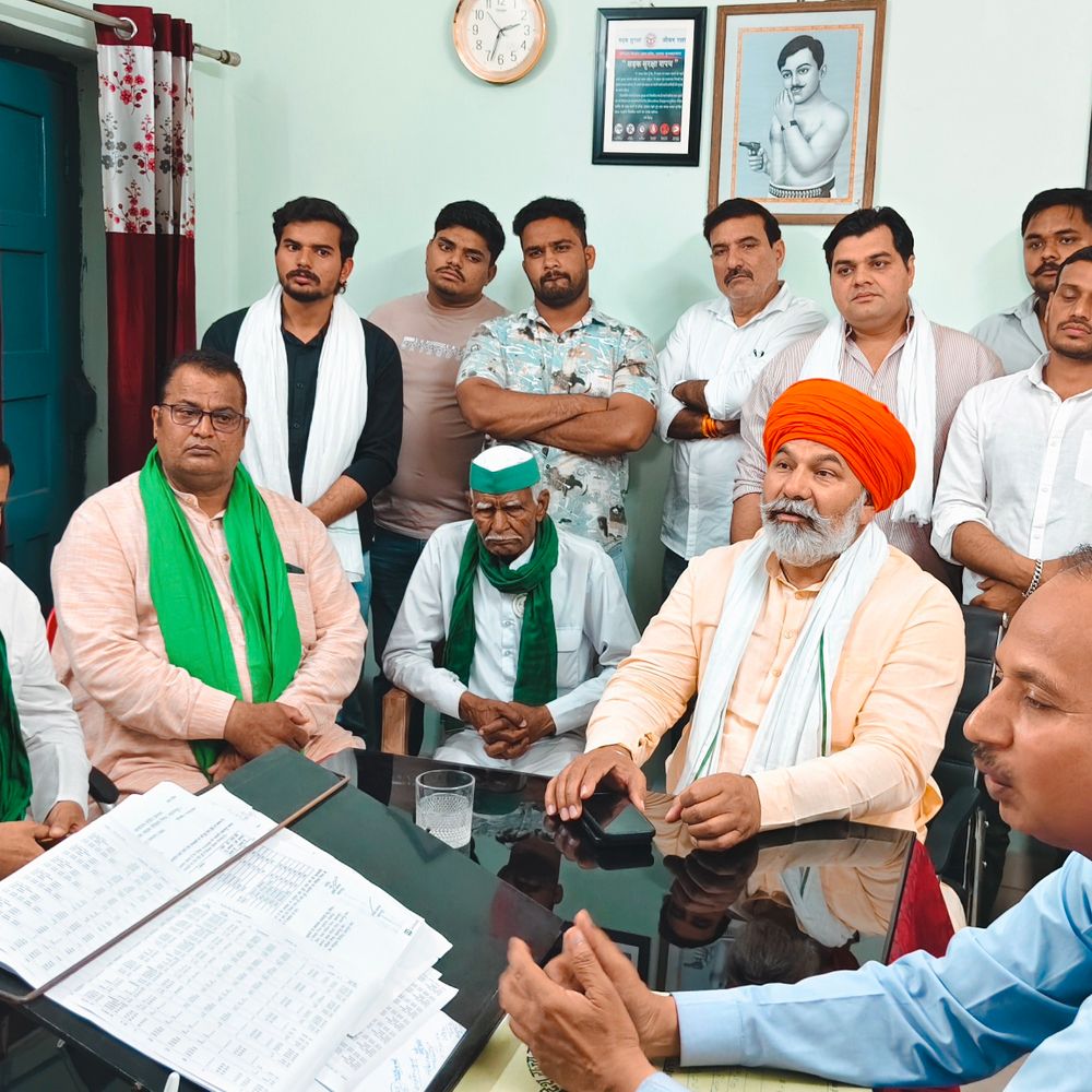 
                 बड़ौत रूट की प्राइवेट बसों पर रोक का विरोध:मुजफ्फरनगर में भाकियू ने रोडवेज बस स्टैंड शिफ्ट करने की मांग दोहराई 
            