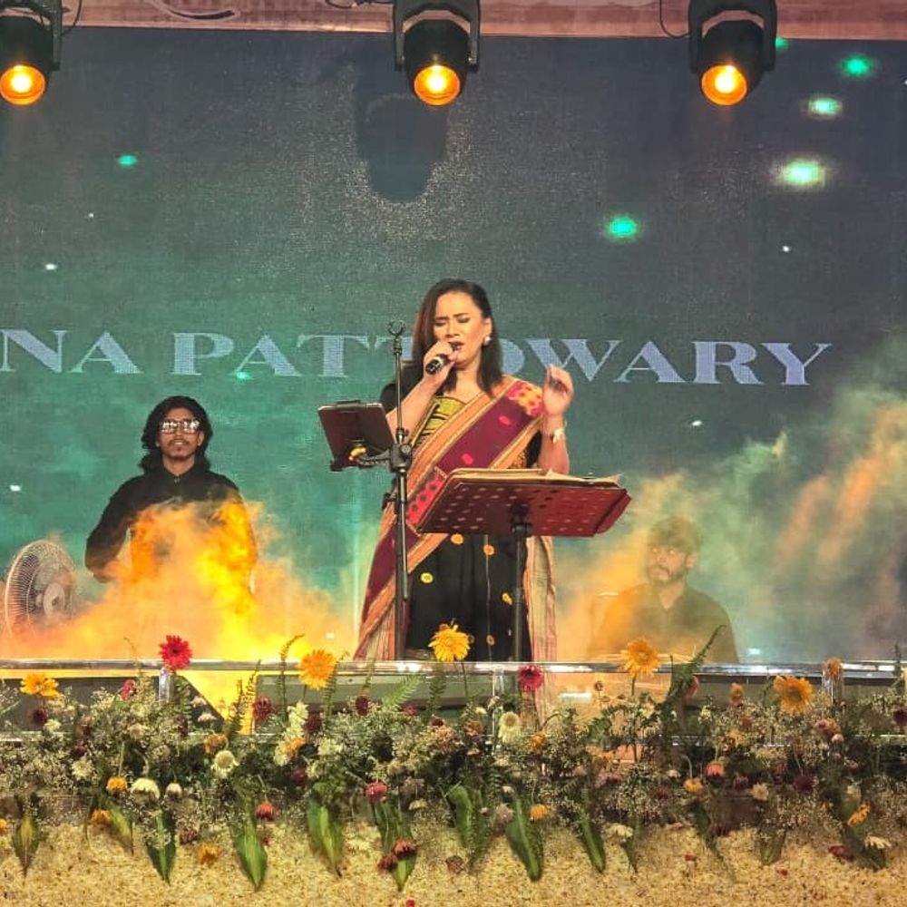 बलरामपुर महोत्सव में देर रात तक चला मनोरंजन:कल्पना पटवारी, सुनील पाल और गायकों की प्रस्तुति पर झूमे दर्शक