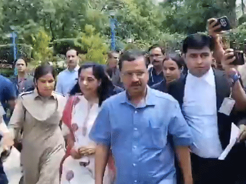 दिल्ली शराब घोटाला केस में केजरीवाल खुद पैरवी करेंगे:जस्टिस स्वर्ण कांता से इस केस से हटने की मांग की; अगली सुनवाई 13 अप्रैल को