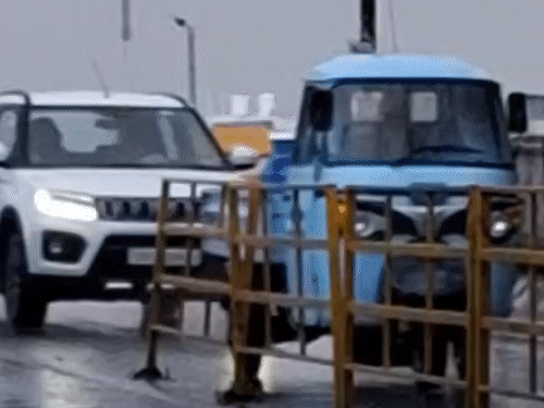 बंगाल में बने सिस्टम से छत्तीसगढ़ में बारिश का अलर्ट:दो दिन 40-50 किमी रफ्तार से हवा चलेगी, बिजली गिरेगी, 3° तक गिरेगा तापमान