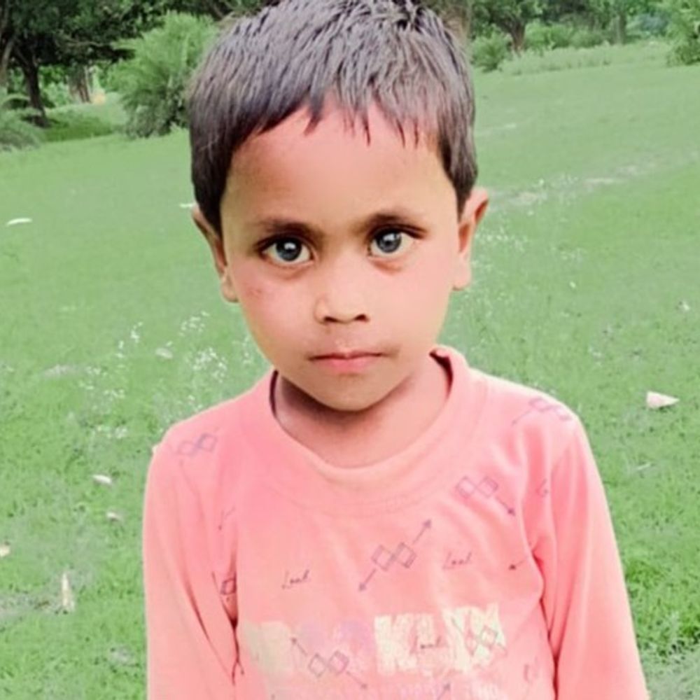 
                 मऊ में 6 साल के बच्चे की डूबने से मौत:शिकारों गांव के तालाब से मिला शव, पुलिस जांच जारी 
            