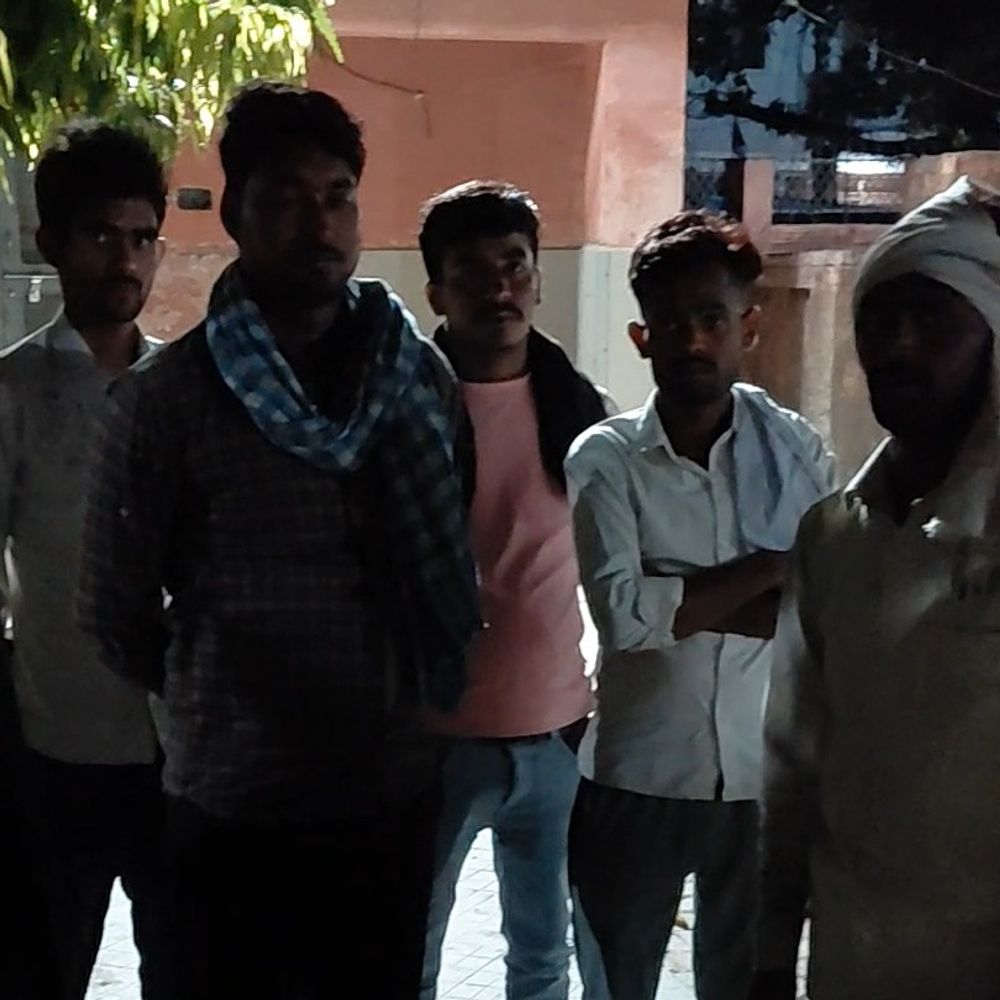 ट्रक की टक्कर से बाइक सवार किसान की मौत:फर्रुखाबाद में बेटी और बेटा भी घायल, बेटी को बुलाने बहन के घर आया था किसान