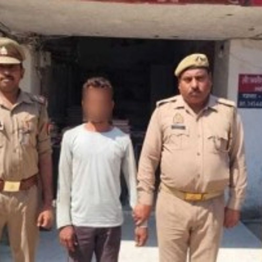 
                 कानपुर में पांच वर्षीय मासूम के साथ कुकर्म:गेम खेलने के बहाने बुलाकर दिया घटना को अंजाम, पुलिस ने आरोपी को गिरफ्तार कर जेल भेजा 
            