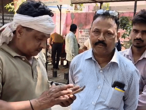 
                 मैं तेरे सामने मरना चाहता हू्ं...कहकर पति ने किया सुसाइड:पत्नी बोली- मैं अपने बच्चे को बताऊंगी कि तेरा बाप कायर था... 3 बार की VIDEO कॉल 
            