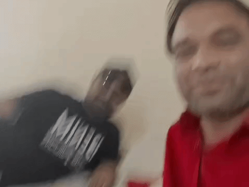 
                 किडनी ट्रांसप्लांट से जुड़ा शातिर लुटेरा परवेज सैफी अरेस्ट:नोटों की गडि्डयों से खेलते हुए आया था VIDEO, गिरोह को कानपुर लाने की थी जिम्मेदारी 
            