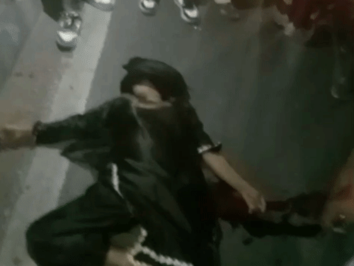 
                 लखनऊ में वाहन ने महिला को कुचला, मौत:सैरपुर इलाके में सड़क पार कर रही थी, 15 घंटे बाद भी शव की शिनाख्त नहीं 
            