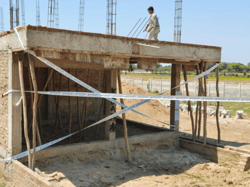 
                 बिना नक्शा पास करा हो रही प्लाटिंग व निर्माण सील:केडीए की ओर से शुक्लागंज उन्नाव में की गई कार्रवाई, नोटिस जारी किए 
            