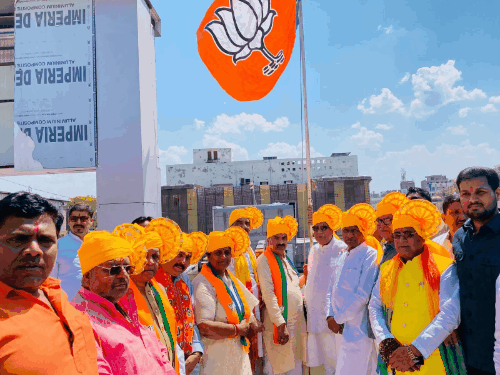 
                 भाजपा का 47 स्थापना दिवस मनाया गया:कानपुर में क्षेत्रिय अध्यक्ष बोले- करोडों कार्यकर्ताओं के त्याग, तपस्या और बलिदान से पार्टी ने जनसेवा की यात्रा तय की 
            