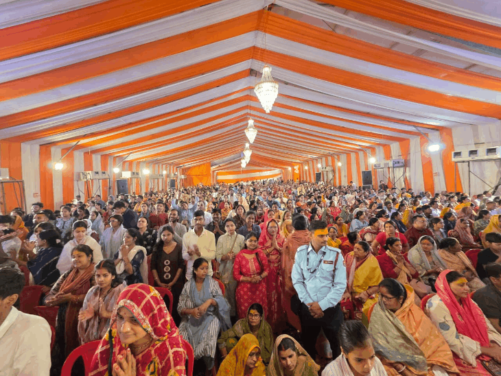 
                 आनंद स्वरूप श्रीकृष्ण है परम सुख को देने वाले हैं:अयोध्या में इंद्रेश महाराज बोले- जन्म के बाद ब्रजवासी छह माह तक आनंद मनाते रहे 
            