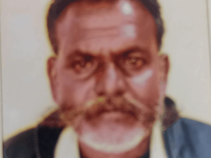 
                 झांसी में मोटर चलाने गए किसान को लगा करंट:खेत में पड़ोसी को बचाने गया बुजुर्ग भी झुलसा, दोनों की मौत 
            