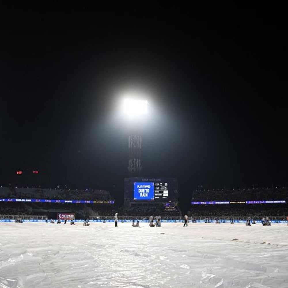 कोलकाता-पंजाब IPL मैच बारिश के कारण रुका:KKR 25/2; जेवियर बार्टलेट ने एलन-ग्रीन को पवेलियन भेजा