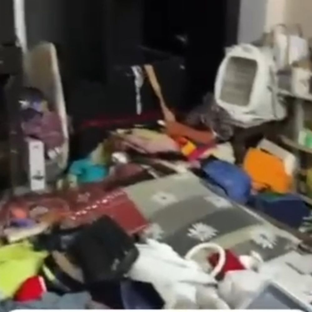 पीडब्ल्यूडी के रिटायर्ड कर्मी के घर 15 लाख की चोरी:पत्नी का अंतिम संस्कार करने बहराइच गए थे, परिवार के वापस आने पर हुई जानकारी