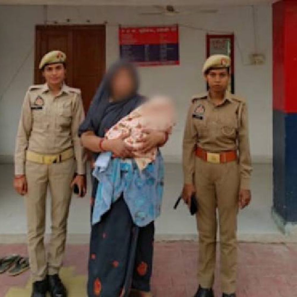 मां की मौत, दादी-पापा संग जेल गई मासूम बच्ची:एक महीने की बेटी की देखरेख के लिए कोई नहीं था, पुलिस ने दूध-डायपर की व्यवस्था की