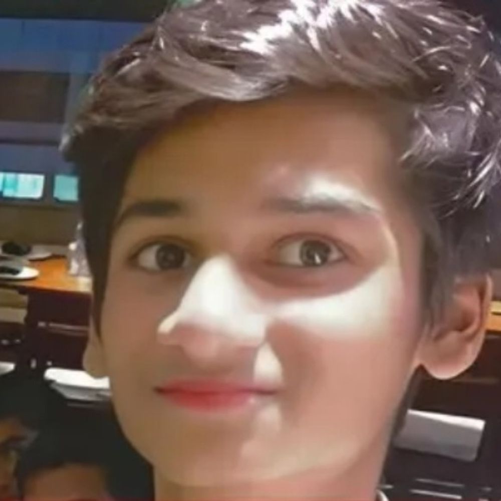 
                 आरएमएल विश्वविद्यालय के स्विमिंग पूल में डूबा इंटर का छात्र:14 फीट गहरे पानी में गया, लाइफगार्ड ने निकाला; अस्पताल में मौत 
            