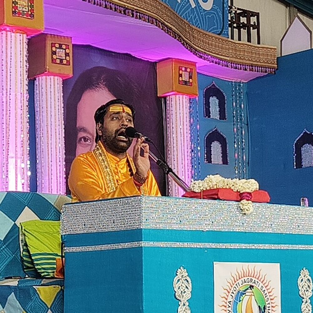 
                 शिव कथा में भक्तों ने सुना तारकासुर वध प्रसंग:डॉ. सर्वेश्वर बोले ब्रह्मज्ञान से ही संभव ईश्वर का प्रत्यक्ष दर्शन 
            