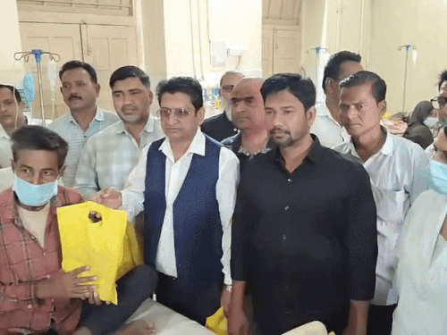 
                 ‘सैफी दिवस’ पर जिला अस्पताल में मरीजों को बांटे फल:सैफी संगठन समिति ने लिया सेवा के मार्ग पर आगे बढ़ने का संकल्प 
            