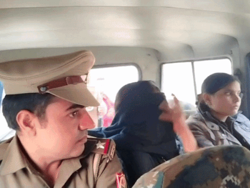 
                 पाकिस्तानी सबा फरहत की जमानत याचिका पहुंची हाईकोर्ट:निचली अदालतों से याचिका हो चुकी हैं खारिज, दो वोटर आईडी बनवाने का है आरोप 
            