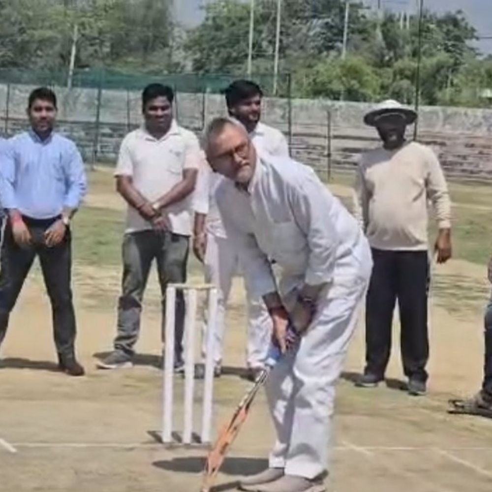 दरभंगा में जूनियर डिवीजन क्रिकेट लीग का शुभारंभ:  14 टीम ले रही हिस्सा, बेनीपुर विधायक ने किया उद्घाटन – Darbhanga News