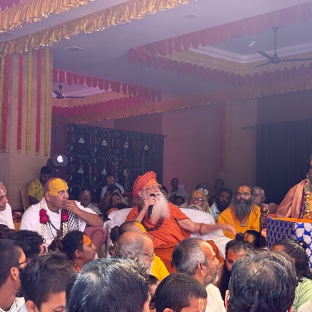 मलूक पीठ गौशाला पहुंचे बाबा रामदेव:भगवान सीताराम की निकुंज अष्ट्यम लीला का किया दर्शन, कहा भक्ति रस का हुआ पहली बार बोध