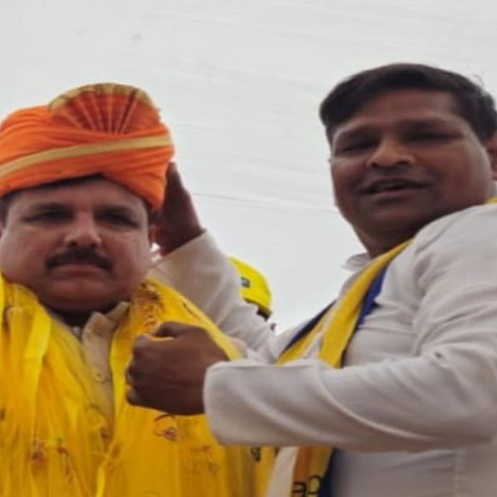 आप की रोज़गार दो–सामाजिक न्याय दो” पदयात्रा:चौथे दिन मथुरा पहुंचने पर हुआ स्वागत,बेरोजगारी और सामाजिक अन्याय पर संजय सिंह, बोले युवाओं का भविष्य बर्बाद नहीं होने देंगे