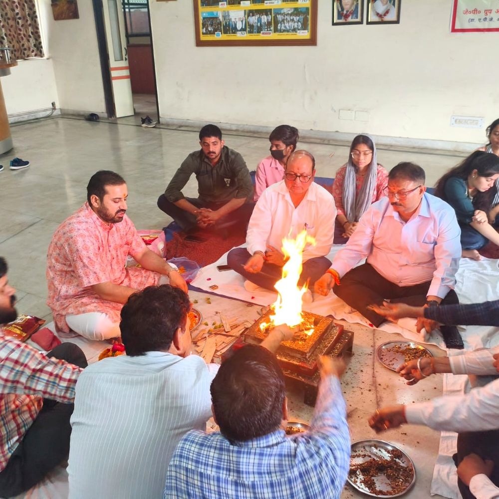 
                 जेपीआईईटी, जेपी पॉलिटेक्निक को मिले नए निदेशक:डॉ. गोस्वामी और डॉ. चौधरी ने संभाला पदभार 
            