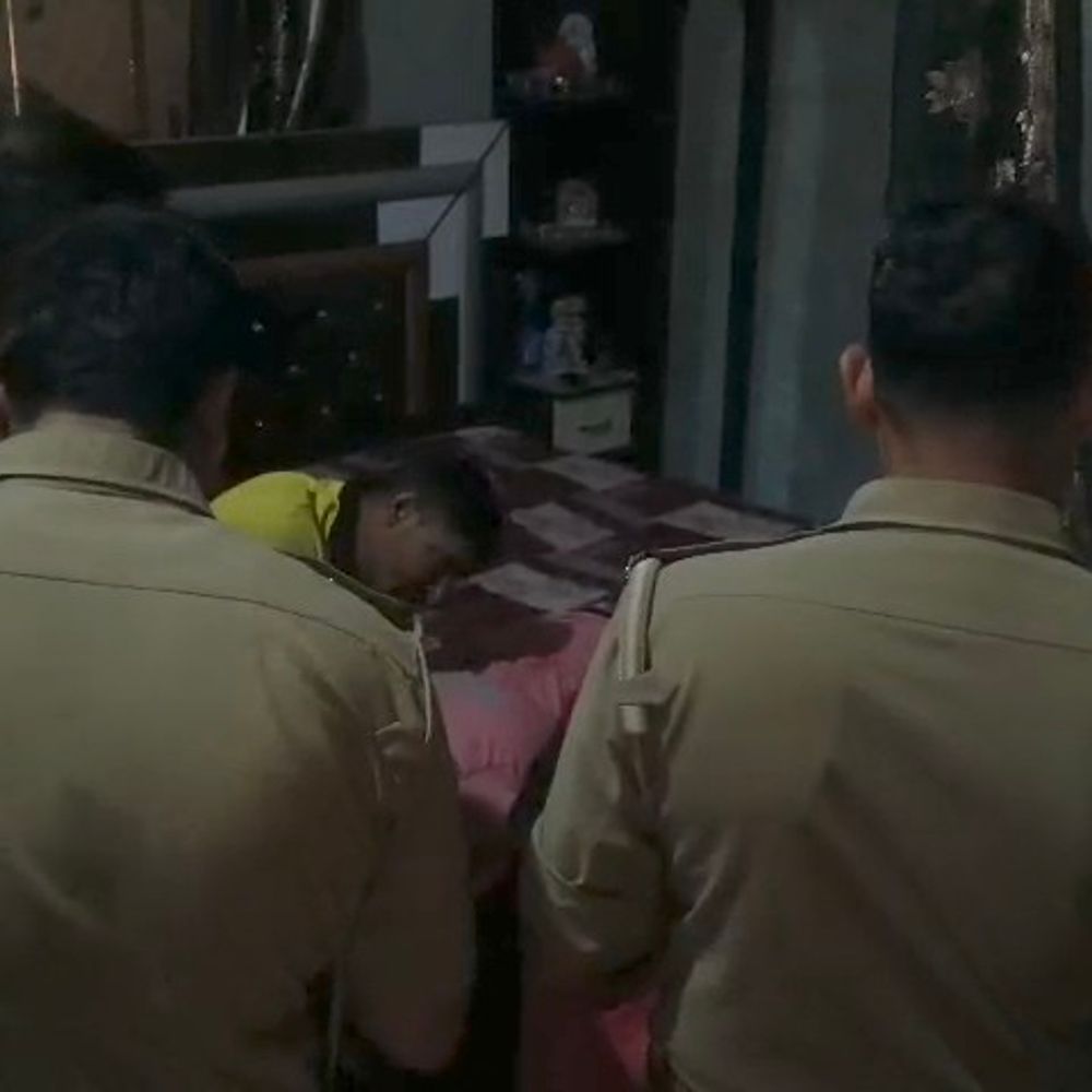 मुजफ्फरनगर में विवाहिता का शव फंदे पर मिला:शादी को एक साल भी नहीं हुआ, गृहकलह की आशंका