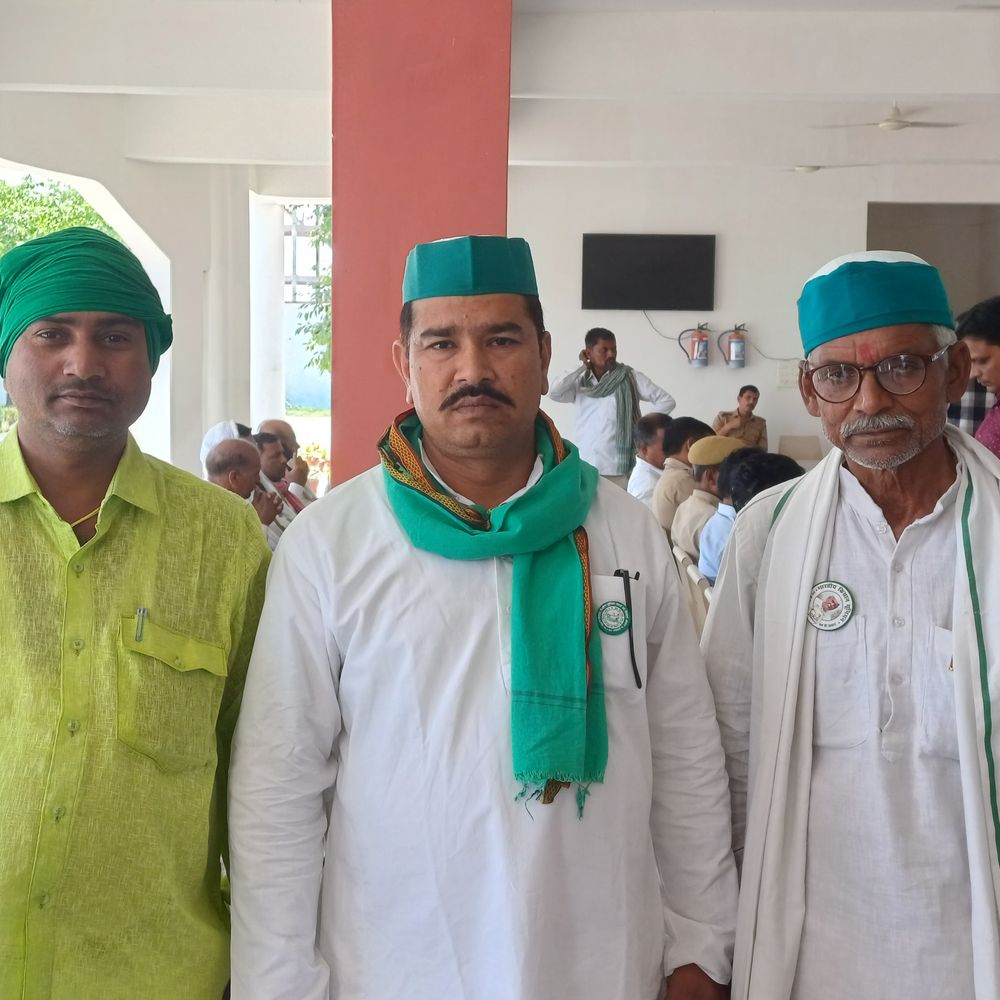 सकलडीहा सप्लाई इंस्पेक्टर के खिलाफ DM से शिकायत:किसान यूनियन ने ममता सिंह पर तानाशाही रवैये और धमकी का आरोप लगाया