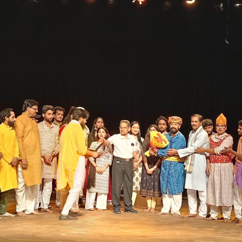 
                 'ये कैसा इंसाफ' ने न्याय व्यवस्था में भ्रष्टाचार उजागर किया:भारतेंदु नाट्य अकादमी के स्वर्ण जयंती समारोह में नाटक की प्रस्तुति 
            