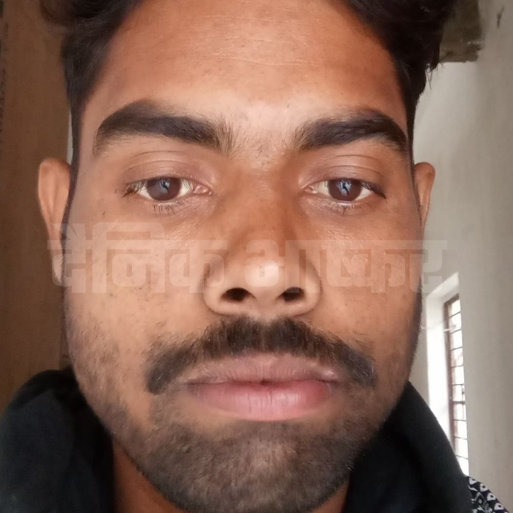 श्रावस्ती में बाइक-कार की टक्कर, एक युवक की मौत:पुलिस दरोगा सहित तीन गंभीर घायल, मजदूरी कर घर लौट रहे थे बाइक सवार