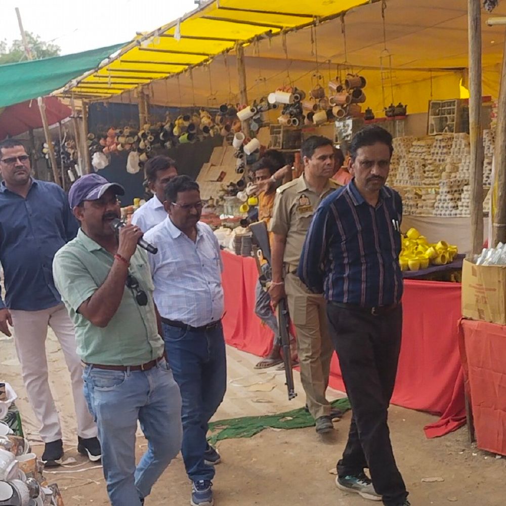 ललितपुर में उर्स खत्म, सदनशाह चौराहे से नहीं हटीं दुकानें:प्रशासन ने बिजली काटी, हटाने के लिए अल्टीमेटम दिया