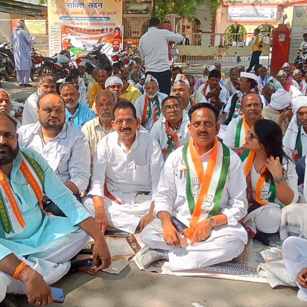 मिर्जापुर में दो टोल प्लाजा का विरोध:कांग्रेस ने वनस्थली टोल हटाने और 20 किमी दायरे में पास की मांग की