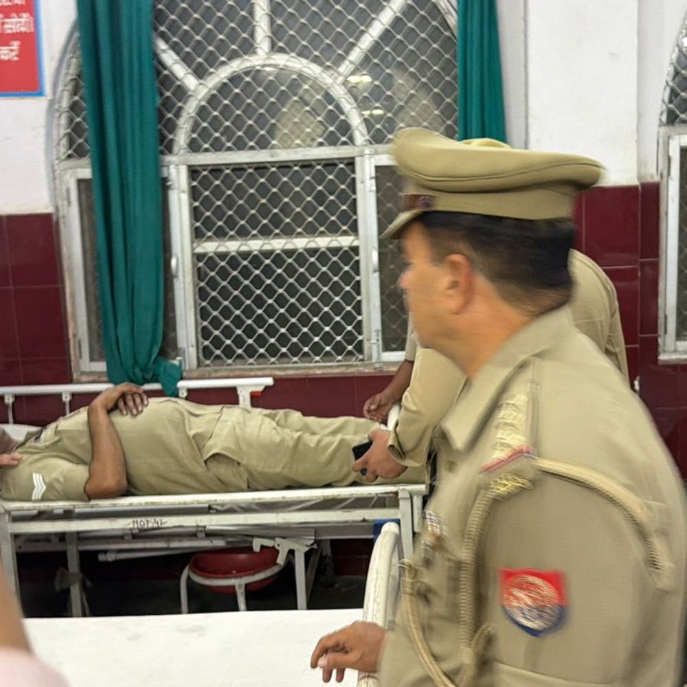 रामपुर में पुलिस मुठभेड़ में संभल का हिस्ट्रीशीटर गुफरान घायल:कांस्टेबल भी जख्मी; 25 हजार का इनामी बदमाश