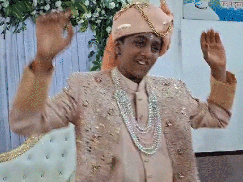 बिजनेसमैन का 13 साल का बेटा बनेगा जैन संत:7 साल की उम्र में साधुओं की तरह रहे; नंगे पैर 4.5 हजार किलोमीटर की यात्रा की